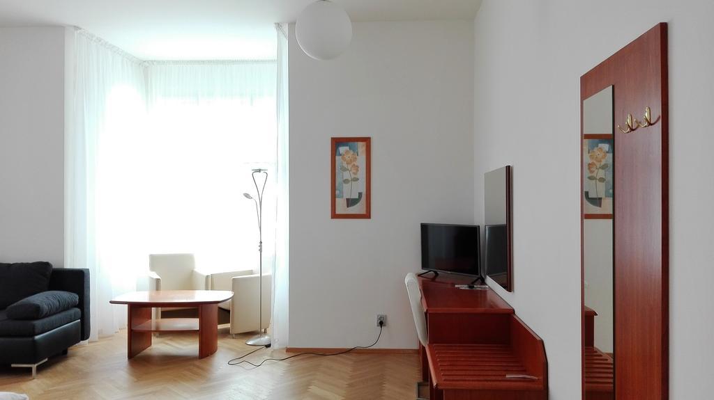 Pension Jana - Domov Mladeze Prague Ngoại thất bức ảnh