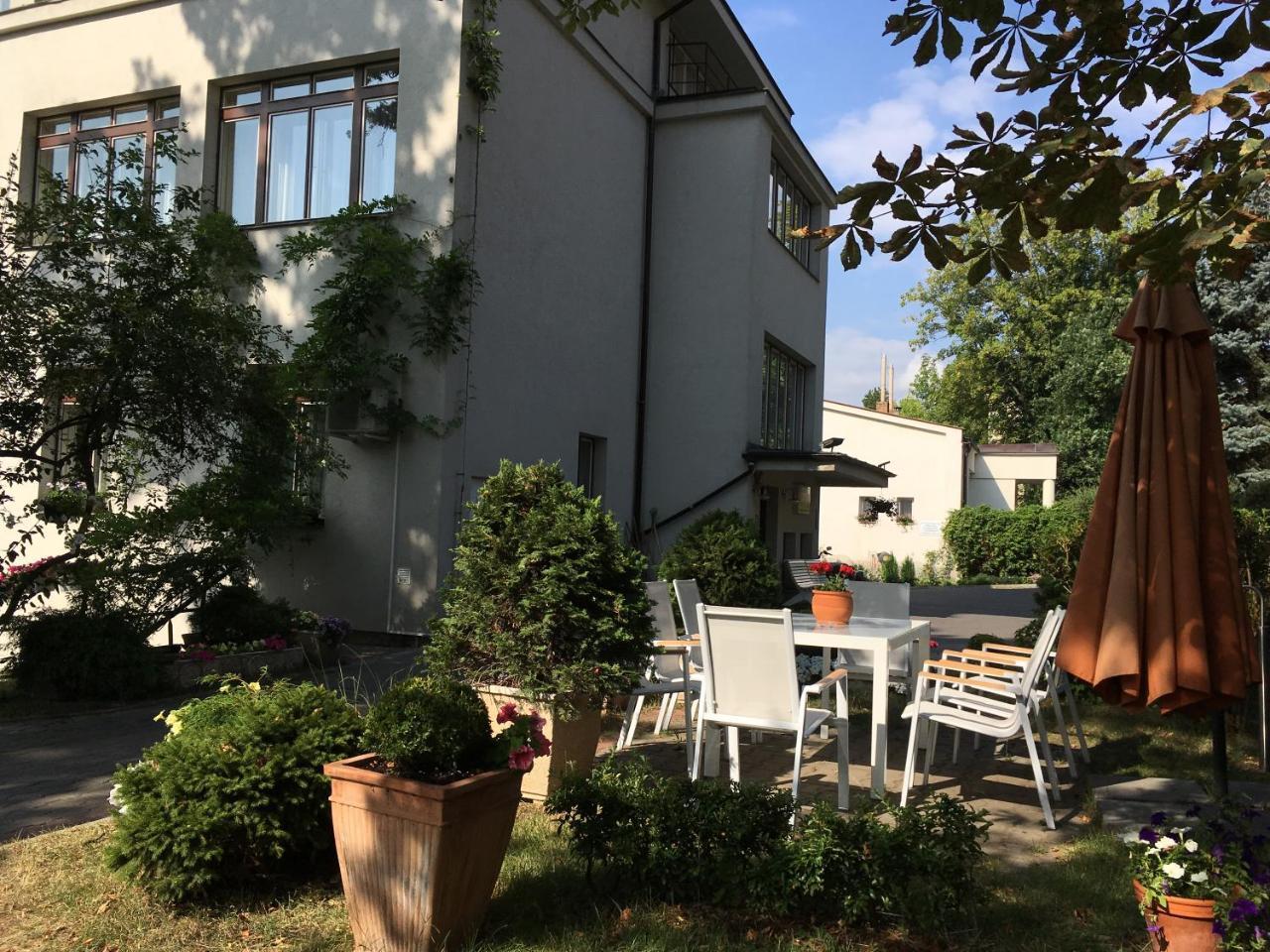 Pension Jana - Domov Mladeze Prague Ngoại thất bức ảnh