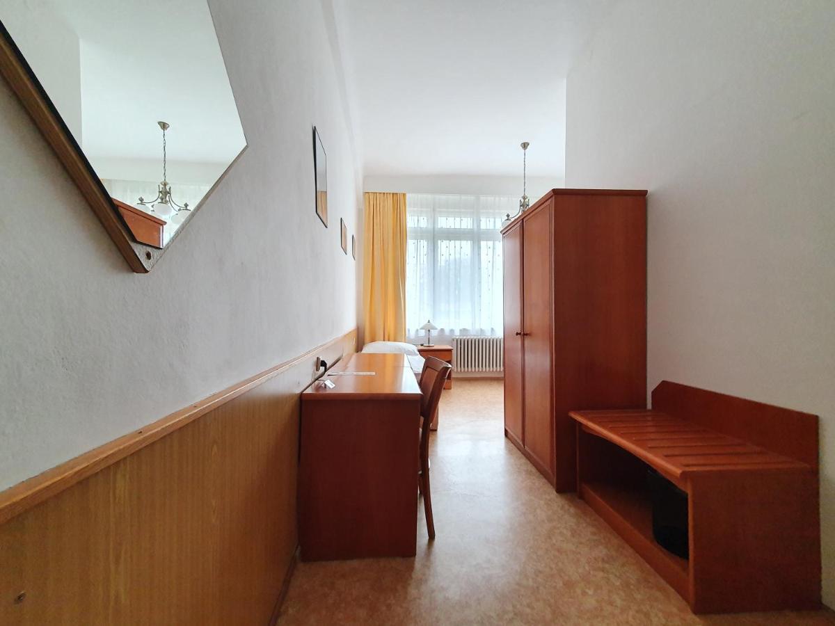 Pension Jana - Domov Mladeze Prague Ngoại thất bức ảnh