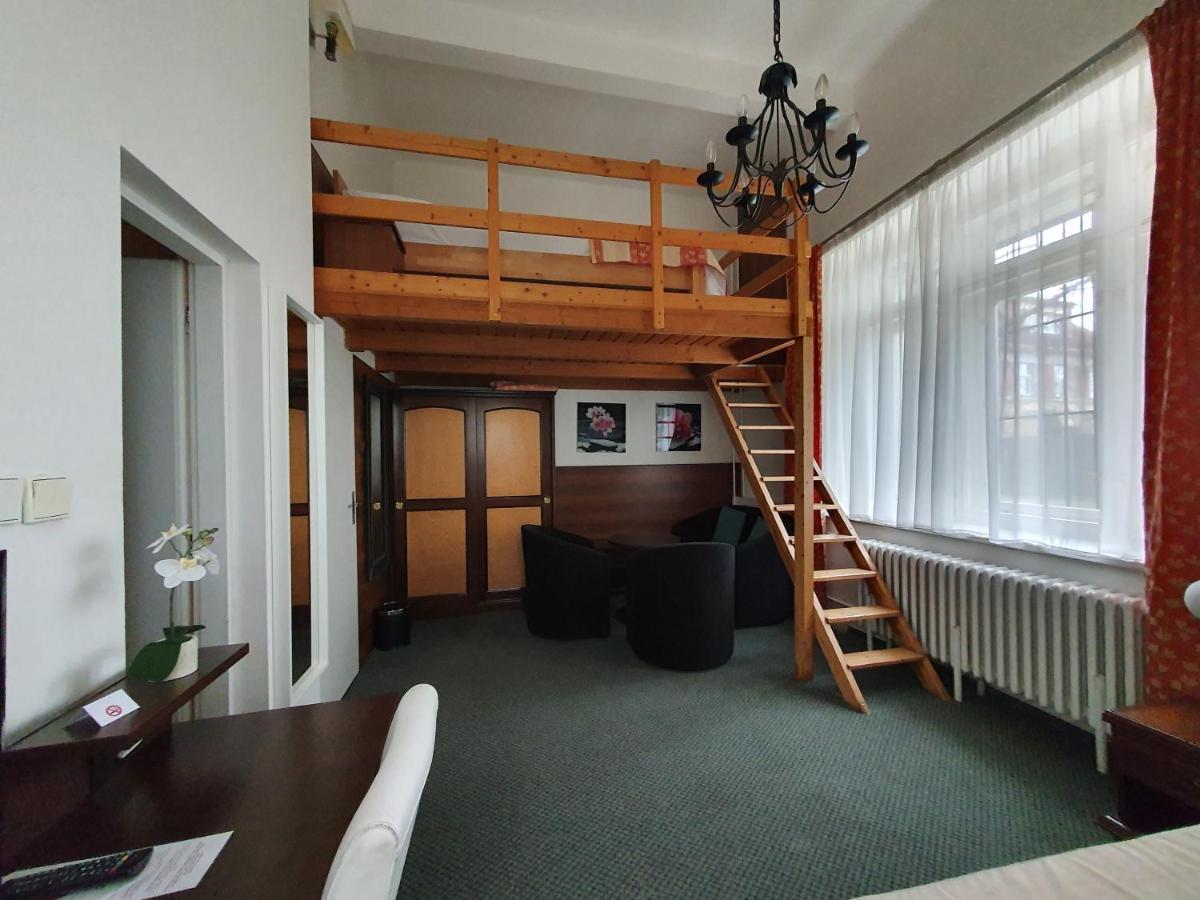 Pension Jana - Domov Mladeze Prague Ngoại thất bức ảnh